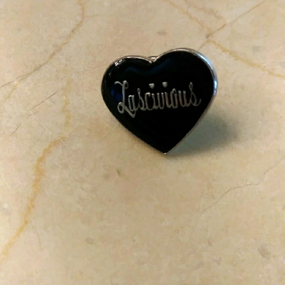 Lascivious flash pin - Picture 2 of 3